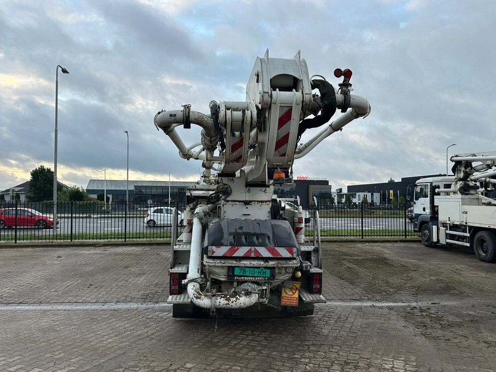 Betonpumpe van het type Sonstige Mercedes Benz Actros 3241 8x4/4 with Putzmeister BSF42-4 16 42m pump, Gebrauchtmaschine in Velddriel (Foto 3)