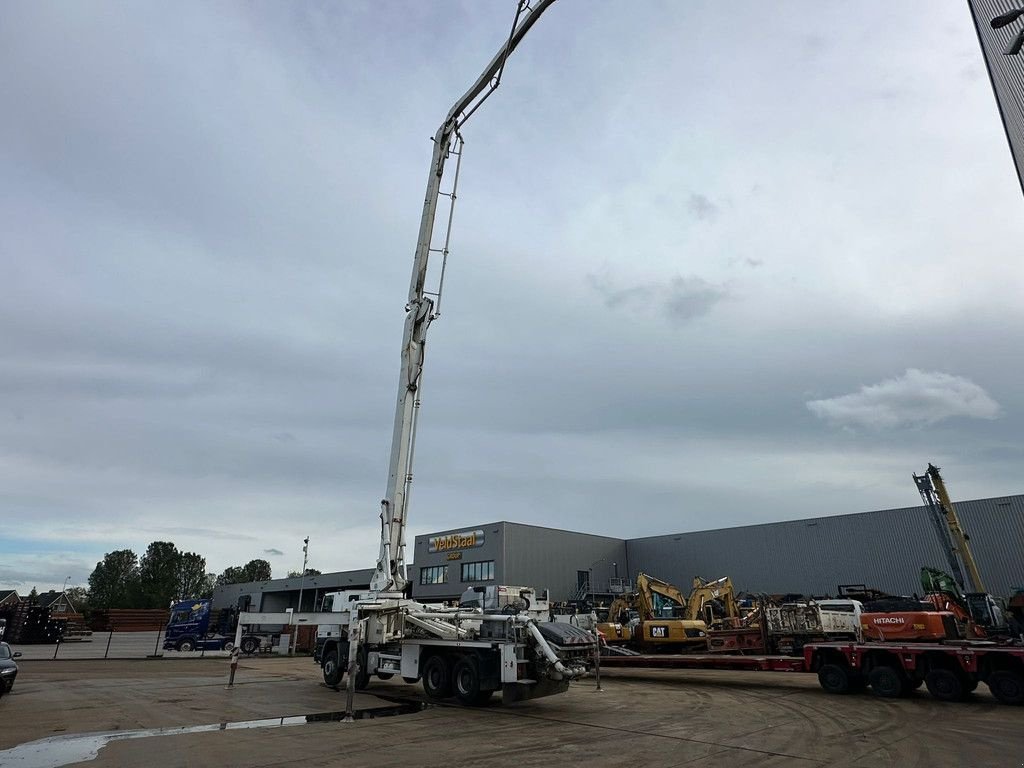 Betonpumpe of the type Sonstige Mercedes Benz Actros 3241 8x4/4 with Putzmeister BSF42-4 16 42m pump, Gebrauchtmaschine in Velddriel (Picture 8)