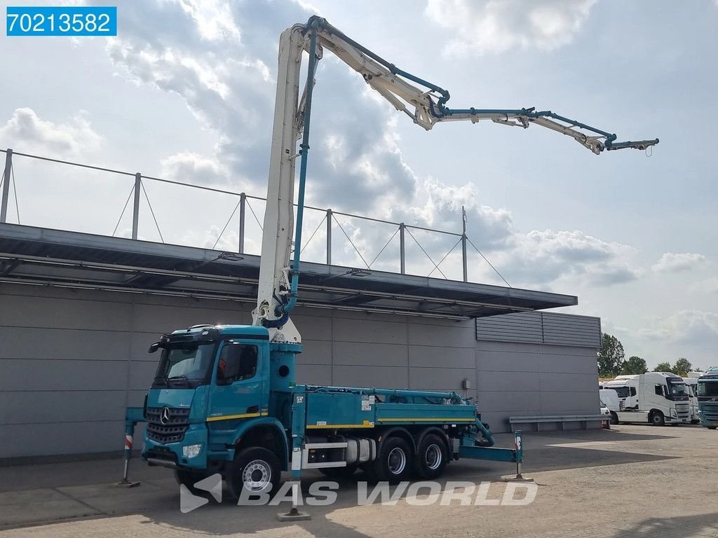 Betonpumpe van het type Sonstige Mercedes Benz Arocs 2836 6X4 Manual 33mtr Pump Sermac 5Z33 SC150 Euro 6, Gebrauchtmaschine in Veghel (Foto 10)