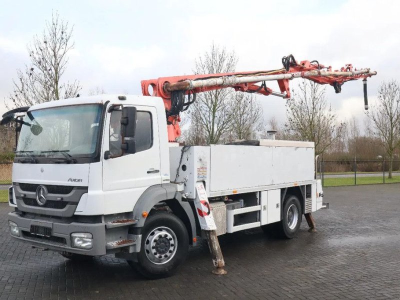 Betonpumpe van het type Sonstige Mercedes Benz Axor 1828 4X2 PUTZMEISTER M20-4 MANUAL, Gebrauchtmaschine in Marknesse (Foto 1)