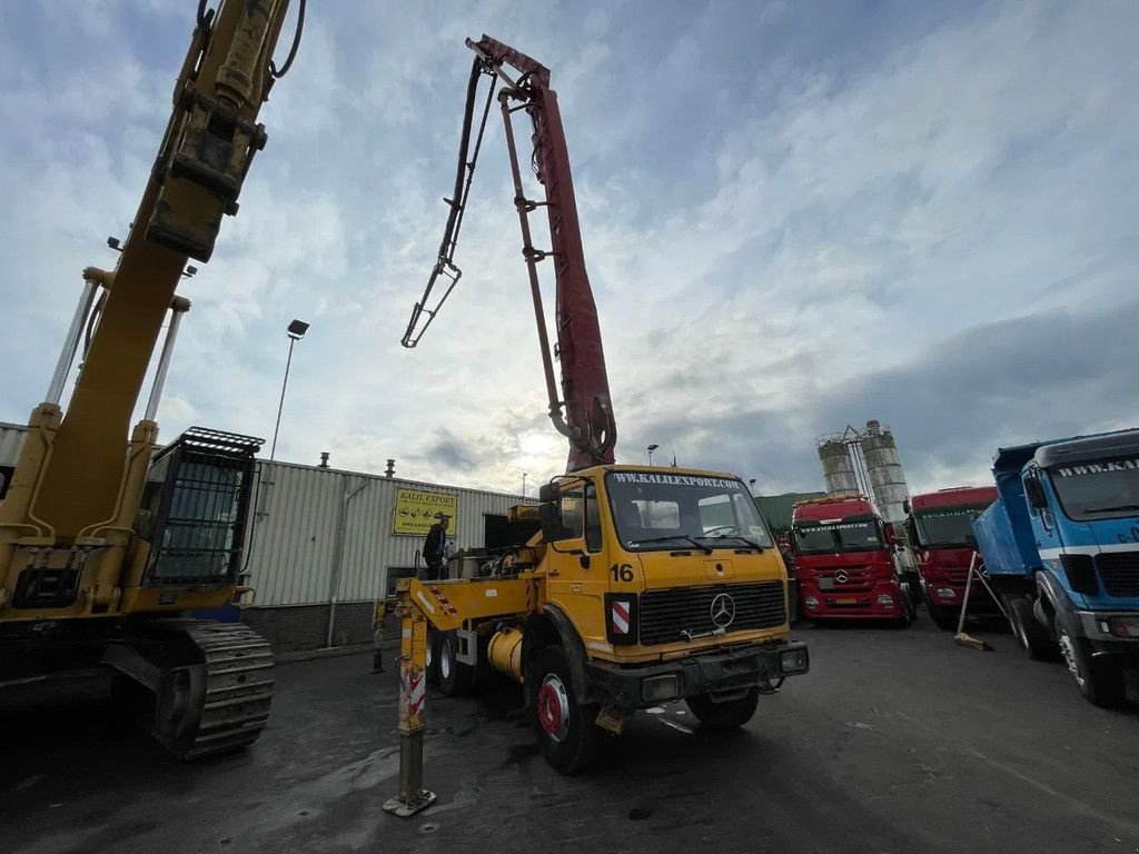 Betonpumpe des Typs Sonstige Mercedes Benz SK 2225 Putzmeister 32 Meter Concrete Pump 6x4 V8 Perfect Condit, Gebrauchtmaschine in 'S-Hertogenbosch (Bild 7)