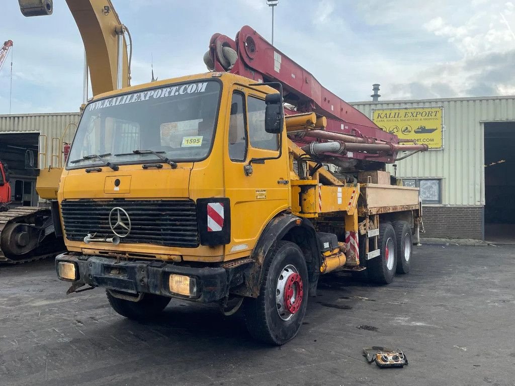 Betonpumpe от тип Sonstige Mercedes Benz SK 2225 Putzmeister 32 Meter Concrete Pump 6x4 V8 Perfect Condit, Gebrauchtmaschine в 'S-Hertogenbosch (Снимка 1)