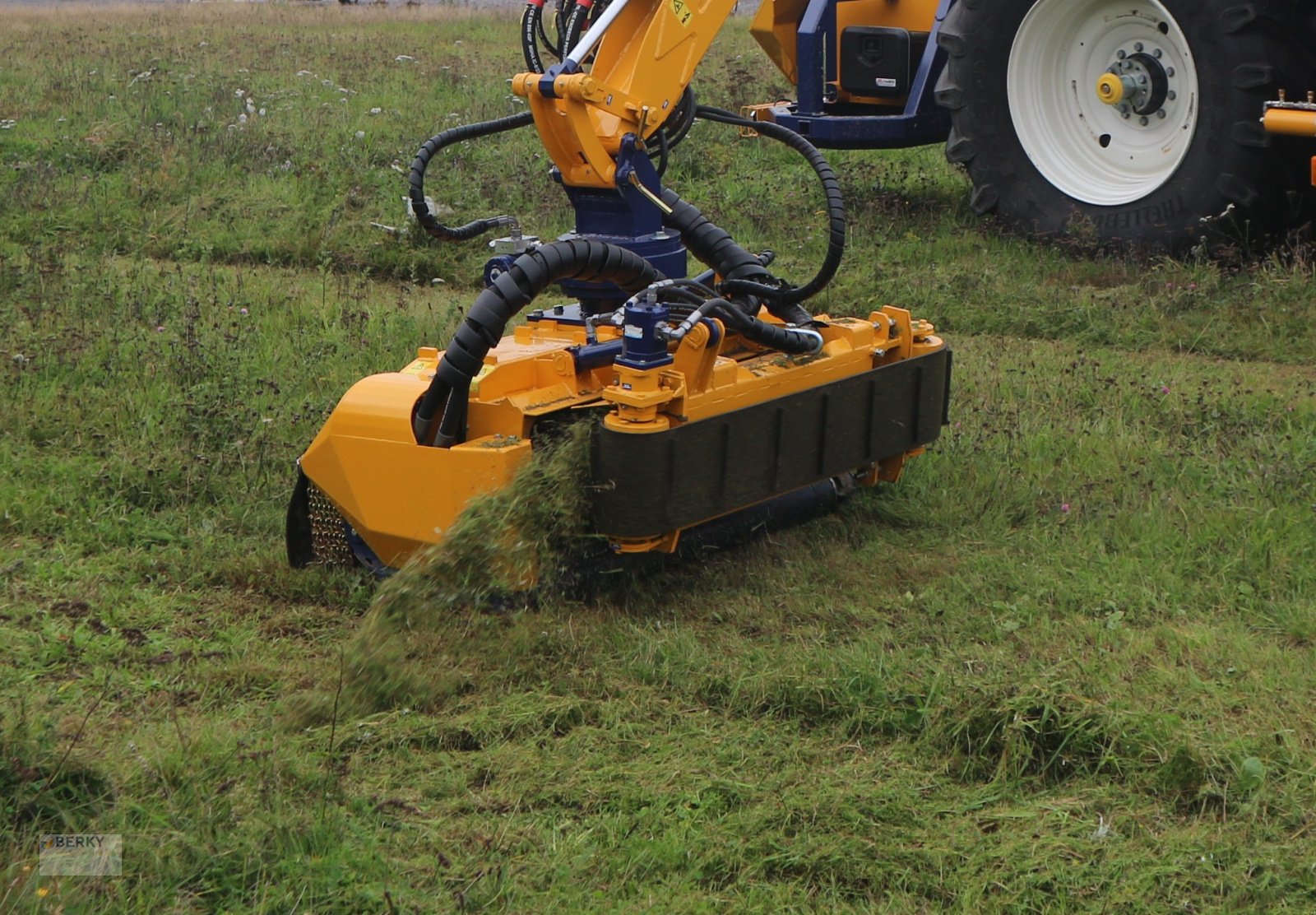 Böschungsmähgerät typu Berky Hydro- Schlegelmulcher mit Räumband Typ 5630, Neumaschine w Haren (Zdjęcie 3)