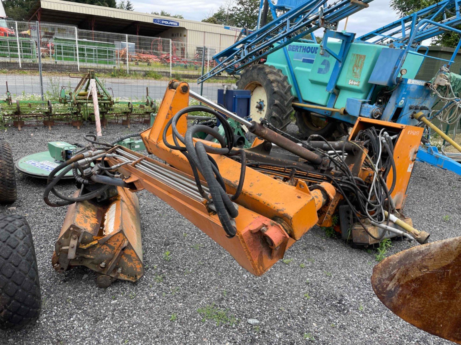 Böschungsmähgerät des Typs Rousseau 500SLE, Gebrauchtmaschine in LA SOUTERRAINE (Bild 1)