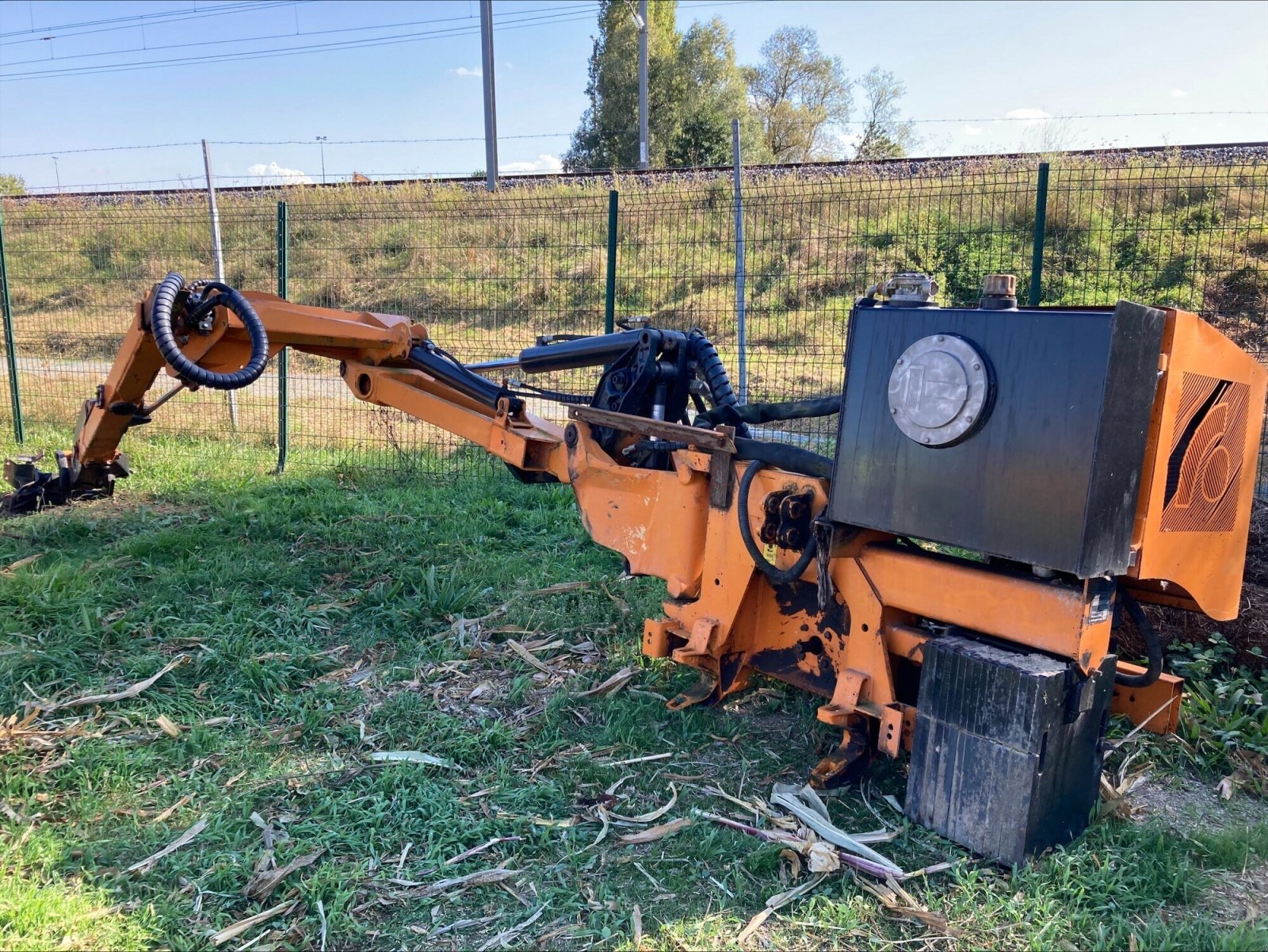 Böschungsmähgerät du type Rousseau F 64 P, Gebrauchtmaschine en CHEMINOT (Photo 1)