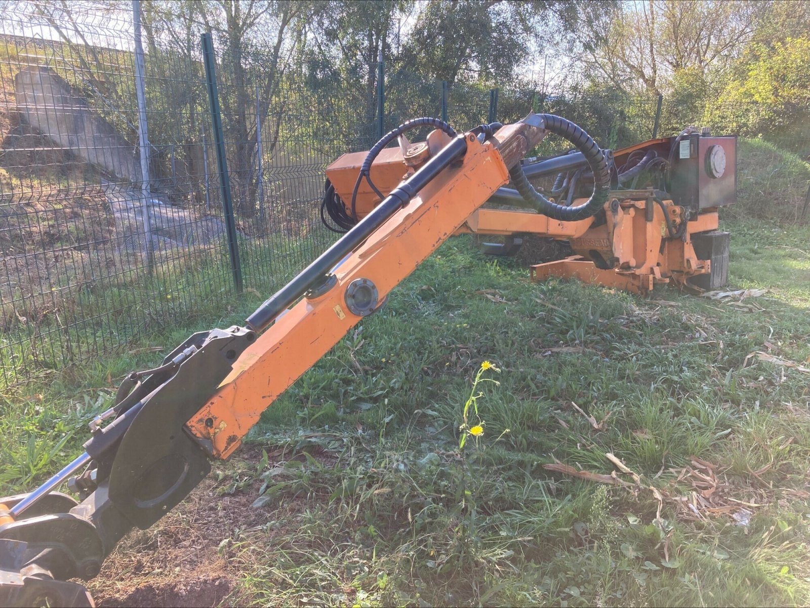 Böschungsmähgerät du type Rousseau F 64 P, Gebrauchtmaschine en CHEMINOT (Photo 3)