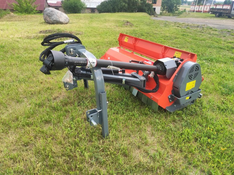 Böschungsmähgerät del tipo Sonstige Böschungsmulcher 1,25m 1,45m 1,65m 1,85m Mulcher Schlegelmulcher mit hydraulischem Seitenverschub, Neumaschine In Neuhardenberg (Immagine 1)