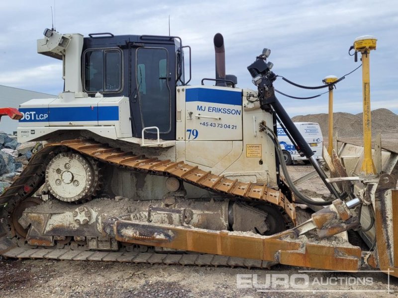 Bulldozer of the type CAT D6T, Gebrauchtmaschine in Dormagen (Picture 1)