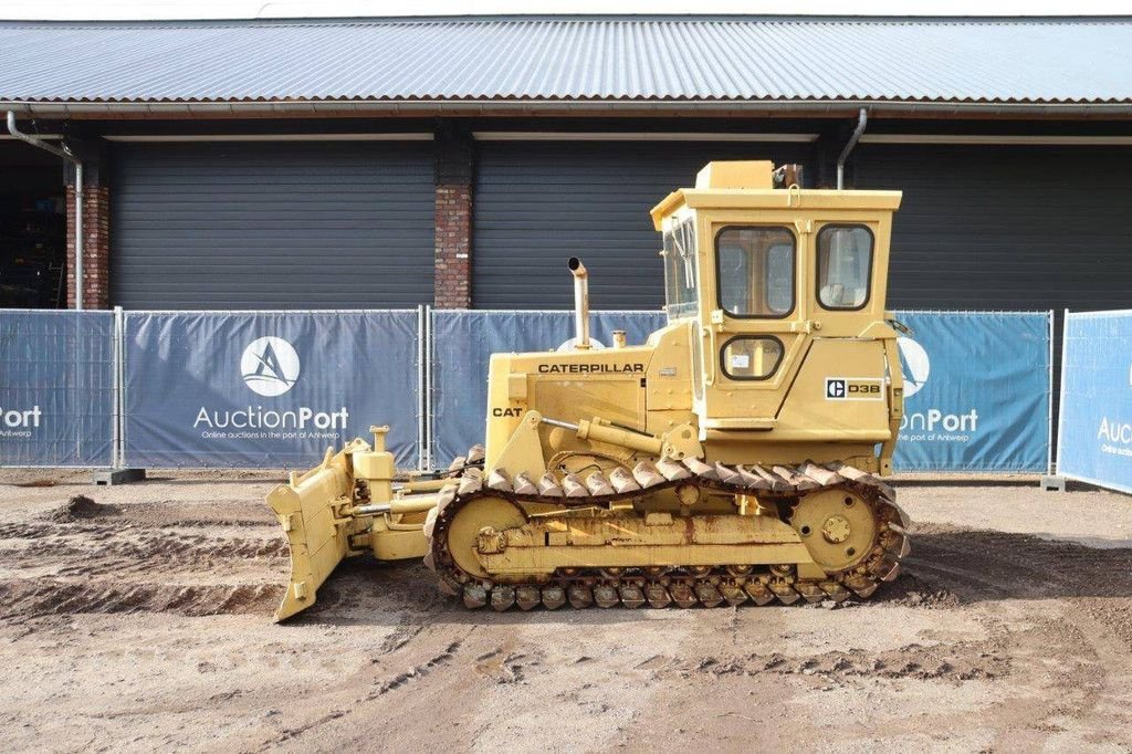 Bulldozer Türe ait Caterpillar D3B, Gebrauchtmaschine içinde Antwerpen (resim 2)