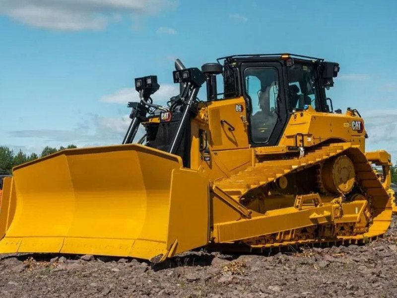 Bulldozer типа Caterpillar D6 LGP NEW / UNUSED MS-RIPPER EPA - CE, Gebrauchtmaschine в Marknesse