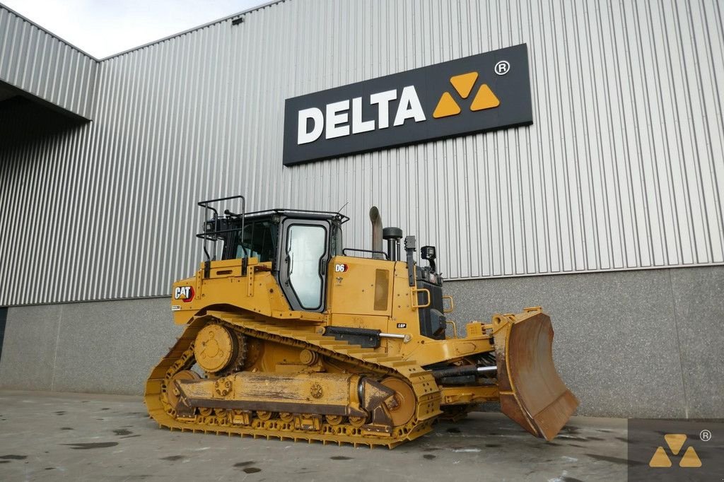 Bulldozer del tipo Caterpillar D6 LGP, Gebrauchtmaschine en Zevenbergen (Imagen 3)