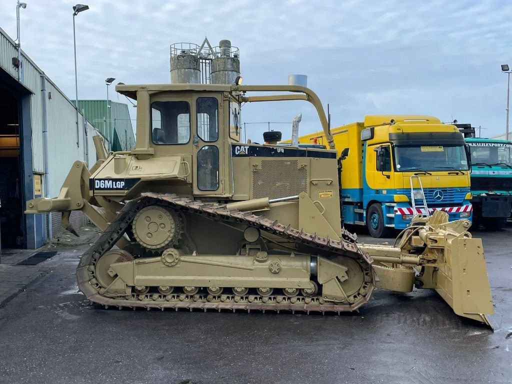 Bulldozer du type Caterpillar D6M LGP Dozer With Ripper Good Condition 2 Units In Stock, Gebrauchtmaschine en 'S-Hertogenbosch (Photo 8)