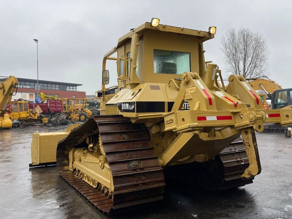 Bulldozer des Typs Caterpillar D6M LGP Dozer With Ripper Good Condition 2 Units In Stock, Gebrauchtmaschine in 'S-Hertogenbosch (Bild 8)