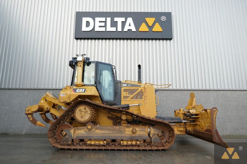 Bulldozer du type Caterpillar D6N LGP, Gebrauchtmaschine en Zevenbergen (Photo 2)