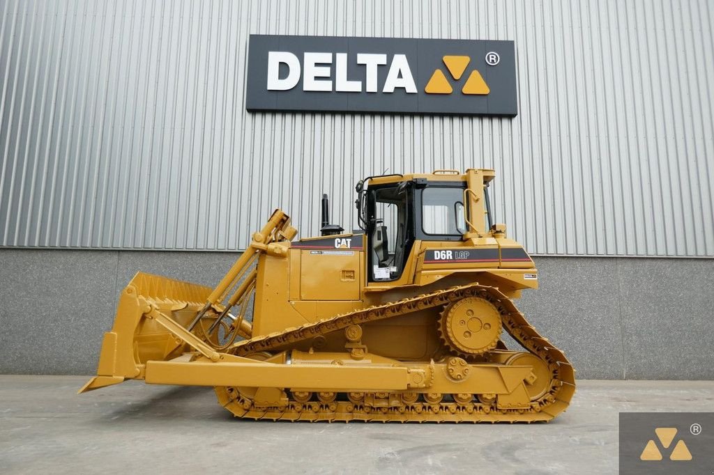 Bulldozer del tipo Caterpillar D6R II LGP, Gebrauchtmaschine In Zevenbergen (Immagine 1)