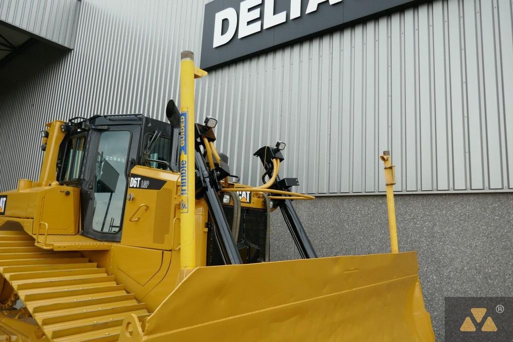 Bulldozer van het type Caterpillar D6T LGP, Gebrauchtmaschine in Zevenbergen (Foto 10)