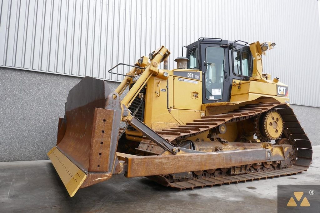 Bulldozer of the type Caterpillar D6T LGP, Gebrauchtmaschine in Zevenbergen (Picture 4)