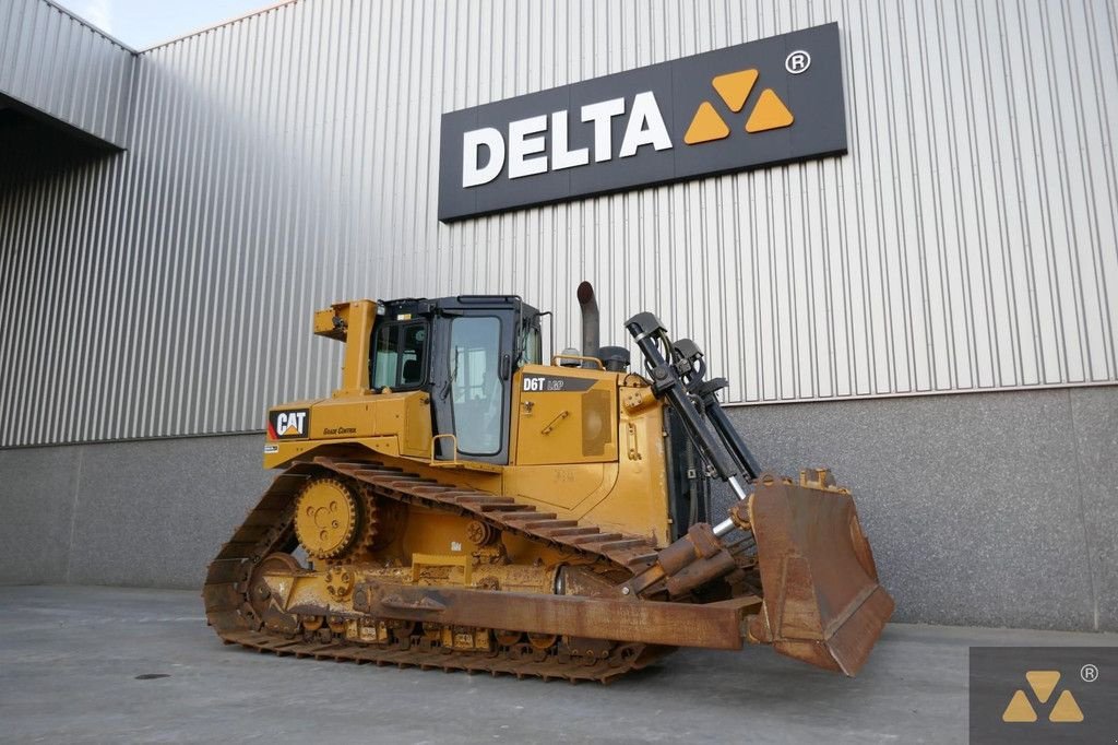 Bulldozer des Typs Caterpillar D6T LGP, Gebrauchtmaschine in Zevenbergen (Bild 3)