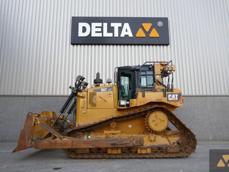 Bulldozer van het type Caterpillar D6T LGP, Gebrauchtmaschine in Zevenbergen (Foto 1)