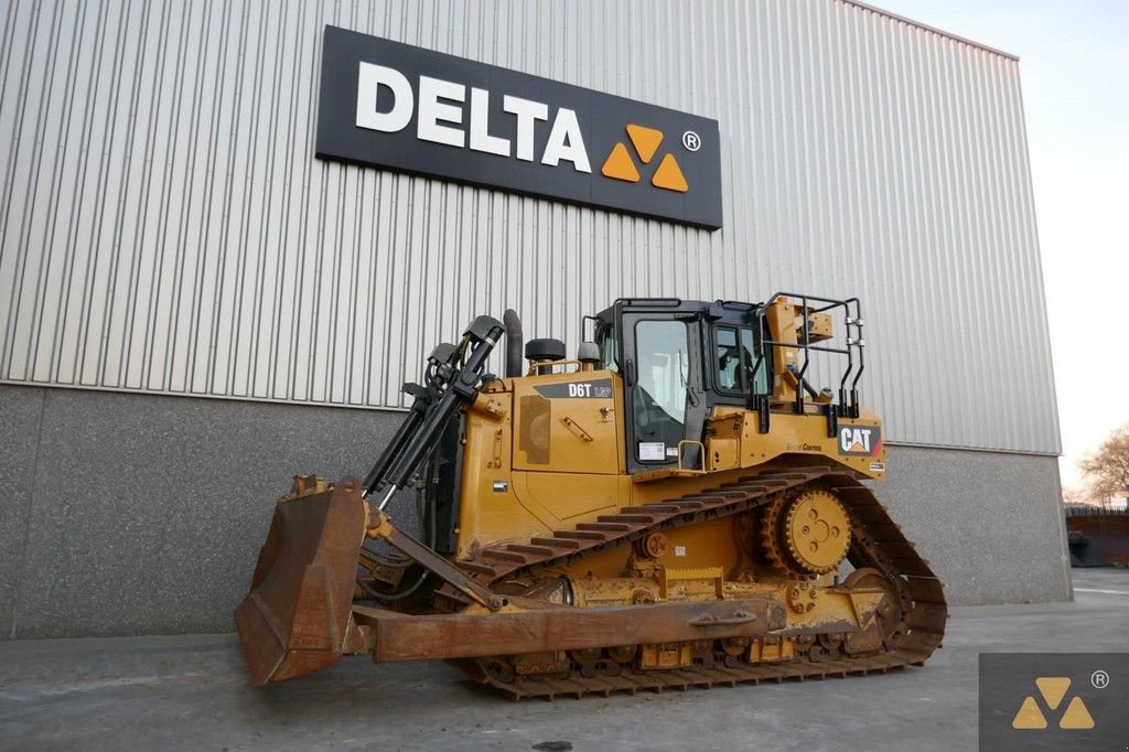 Bulldozer des Typs Caterpillar D6T LGP, Gebrauchtmaschine in Zevenbergen (Bild 4)