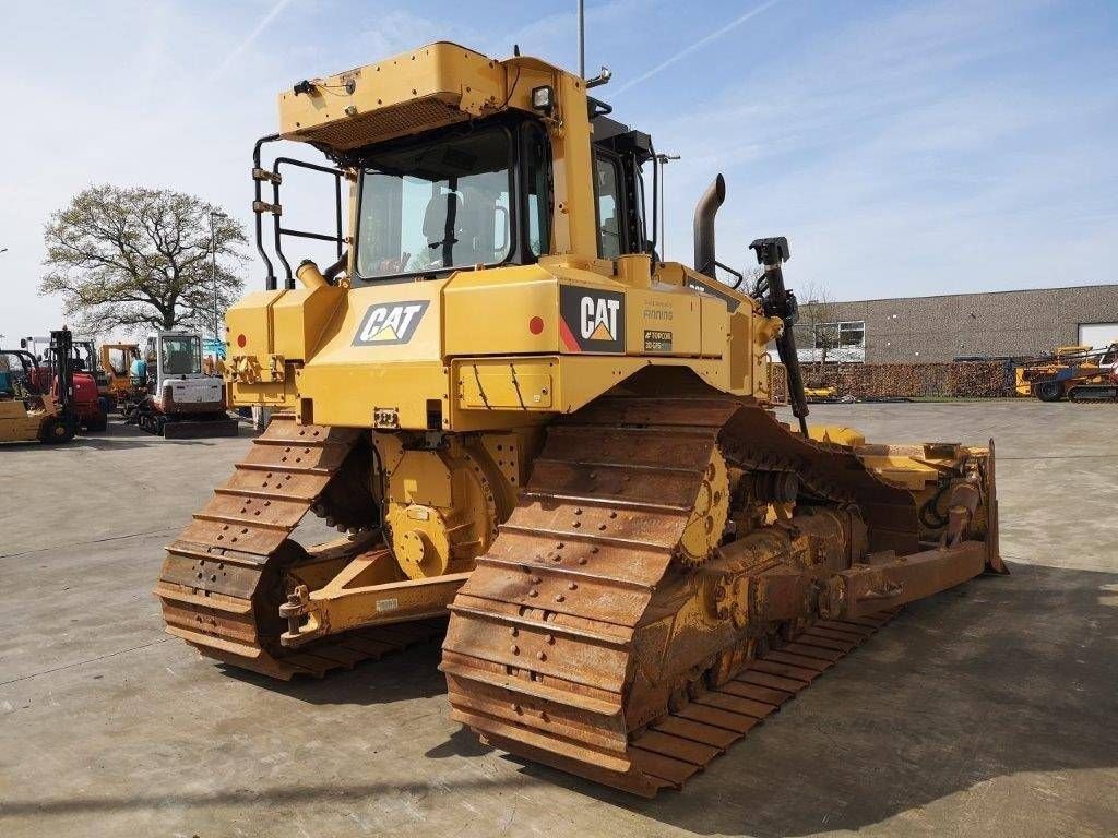 Bulldozer типа Caterpillar D6T LGP, Gebrauchtmaschine в Antwerpen (Фотография 7)