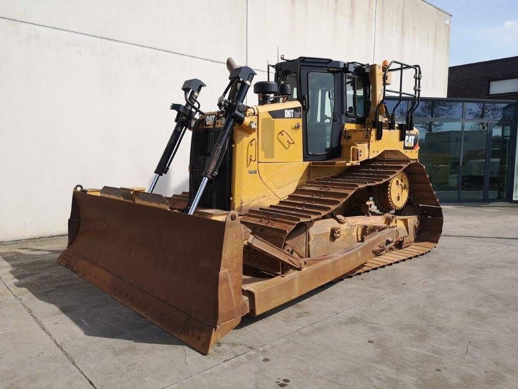 Bulldozer of the type Caterpillar D6T LGP, Gebrauchtmaschine in Antwerpen (Picture 3)