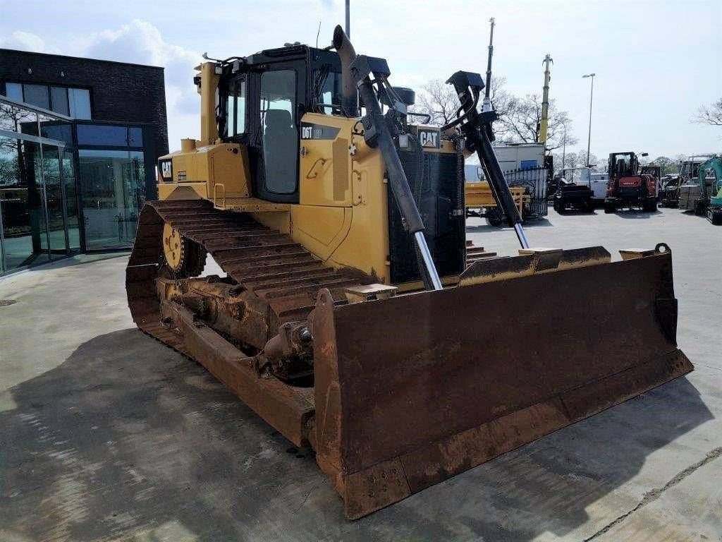 Bulldozer du type Caterpillar D6T LGP, Gebrauchtmaschine en Antwerpen (Photo 5)