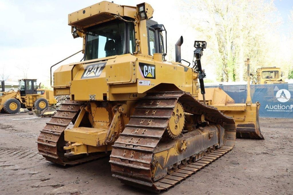 Bulldozer типа Caterpillar D6T LGP, Gebrauchtmaschine в Antwerpen (Фотография 8)