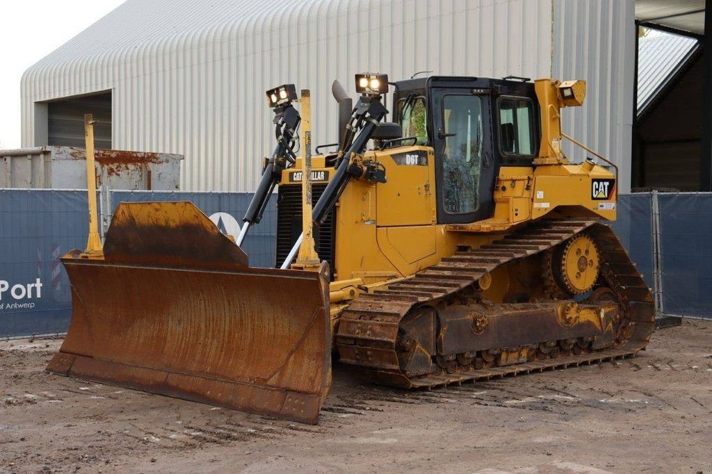 Bulldozer типа Caterpillar D6T LGP, Gebrauchtmaschine в Antwerpen (Фотография 11)