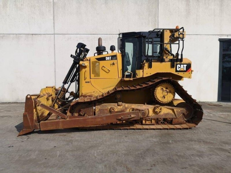 Bulldozer of the type Caterpillar D6T LGP, Gebrauchtmaschine in Antwerpen (Picture 1)