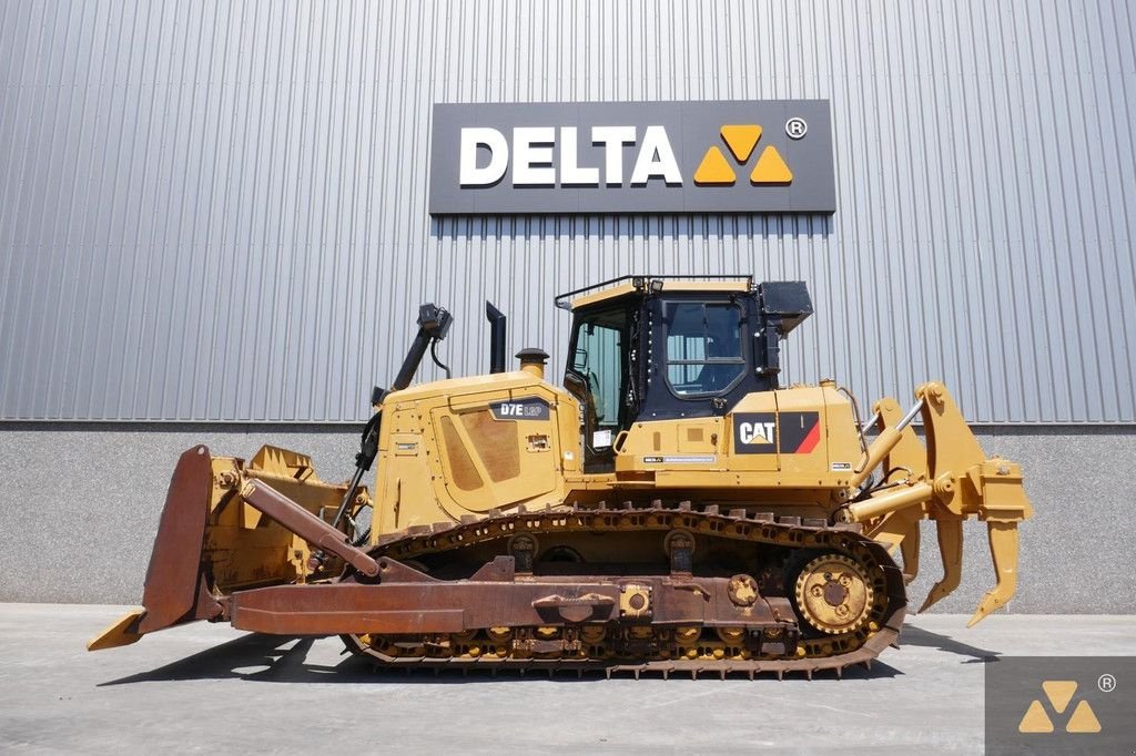 Bulldozer van het type Caterpillar D7E LGP, Gebrauchtmaschine in Zevenbergen (Foto 1)