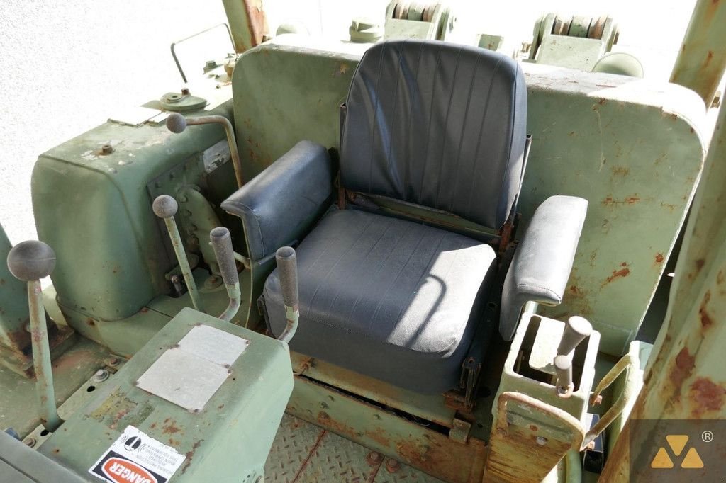 Bulldozer du type Caterpillar D7F Ex-army, Gebrauchtmaschine en Zevenbergen (Photo 8)