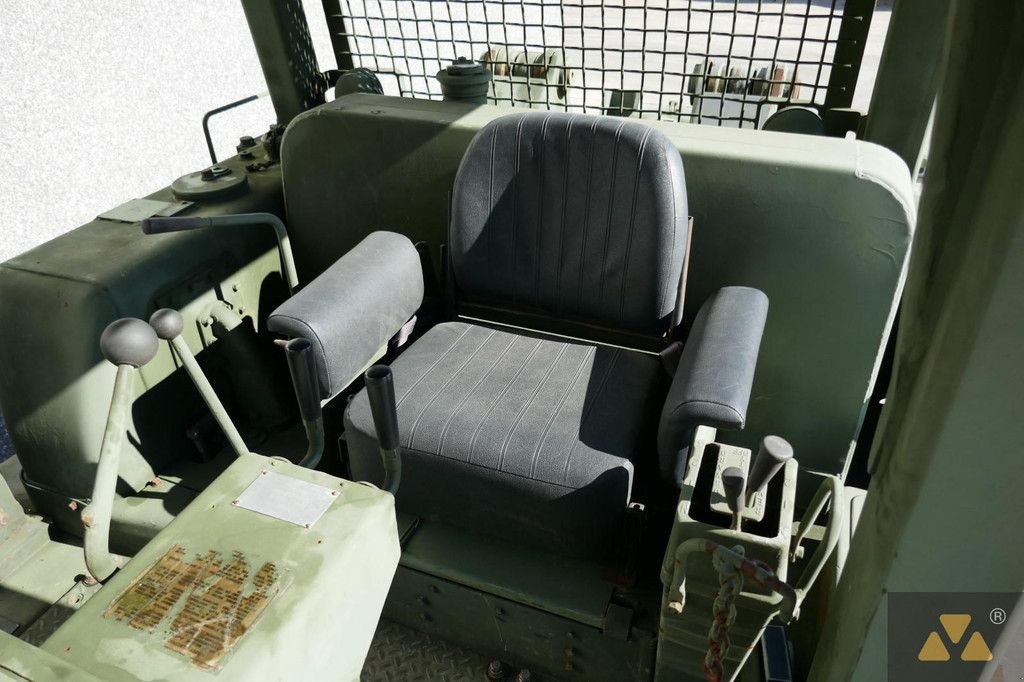 Bulldozer of the type Caterpillar D7F Ex-army, Gebrauchtmaschine in Zevenbergen (Picture 8)