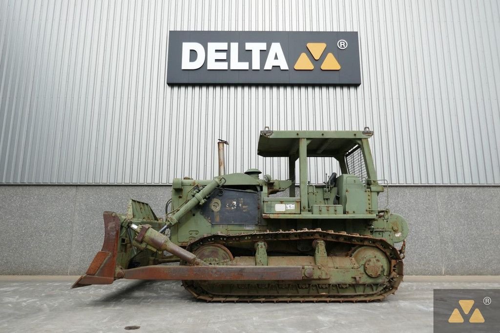 Bulldozer des Typs Caterpillar D7F Ex-army, Gebrauchtmaschine in Zevenbergen (Bild 1)