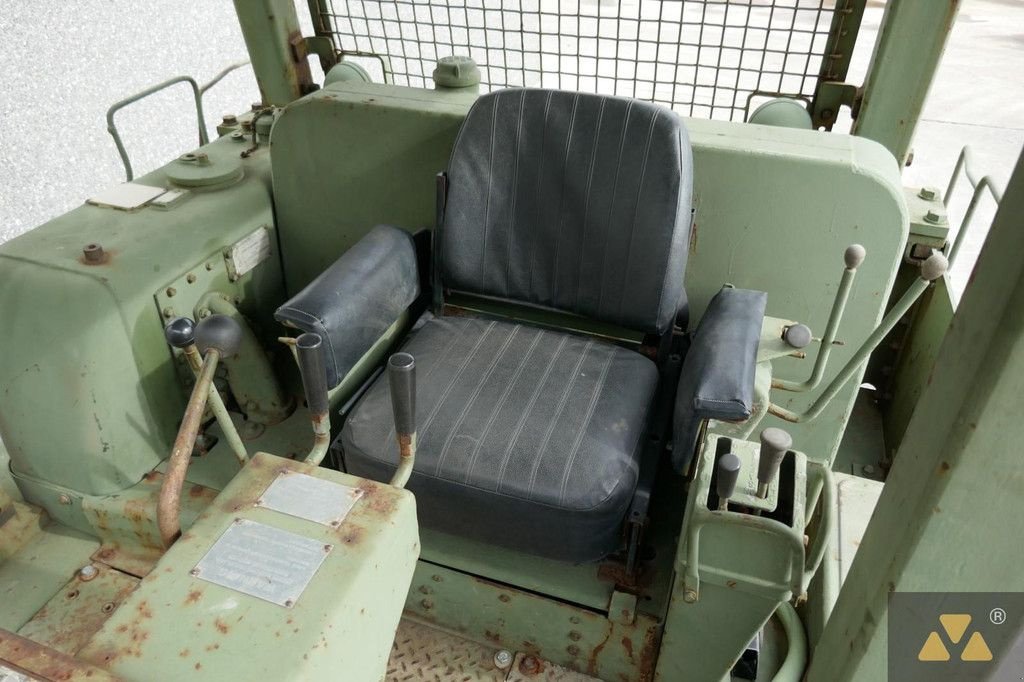 Bulldozer of the type Caterpillar D7F Ex-army, Gebrauchtmaschine in Zevenbergen (Picture 8)