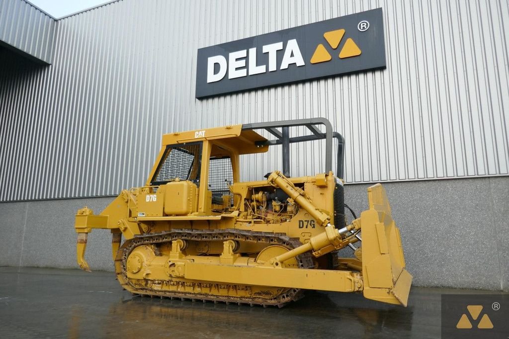 Bulldozer des Typs Caterpillar D7G Ex-army, Gebrauchtmaschine in Zevenbergen (Bild 3)