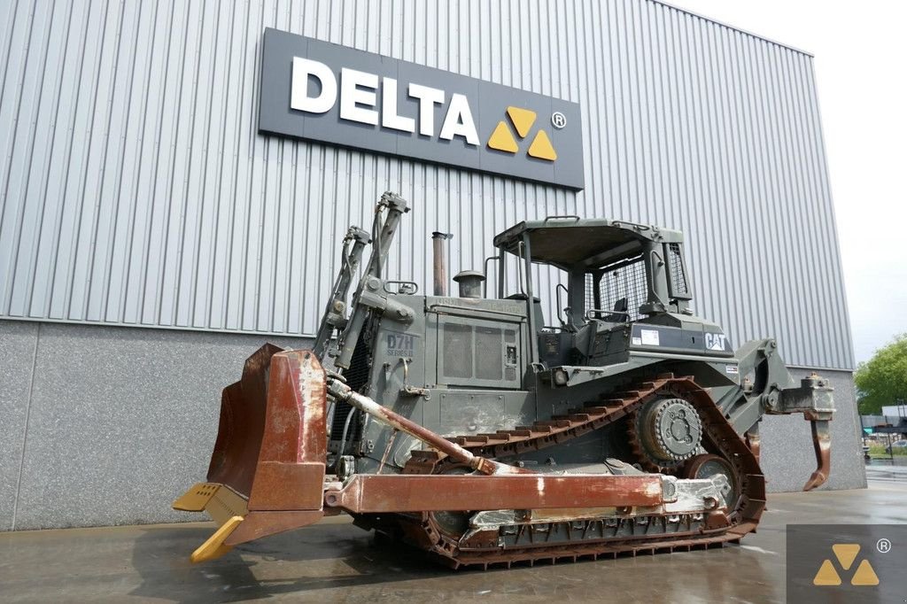 Bulldozer van het type Caterpillar D7H II Ex-army, Gebrauchtmaschine in Zevenbergen (Foto 4)