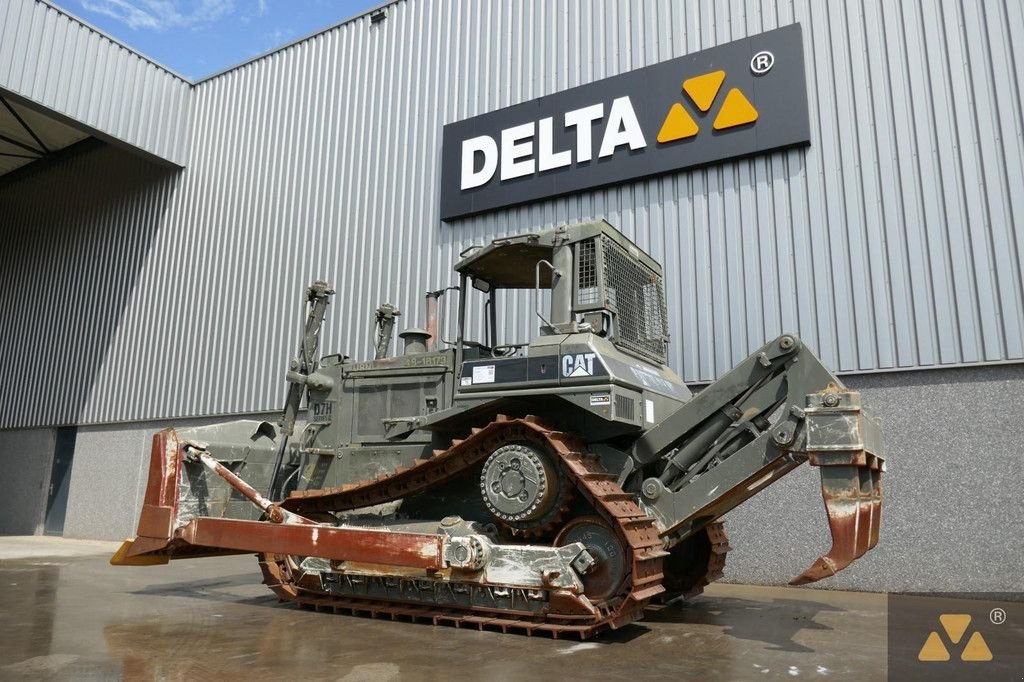 Bulldozer del tipo Caterpillar D7H II Ex-army, Gebrauchtmaschine In Zevenbergen (Immagine 9)