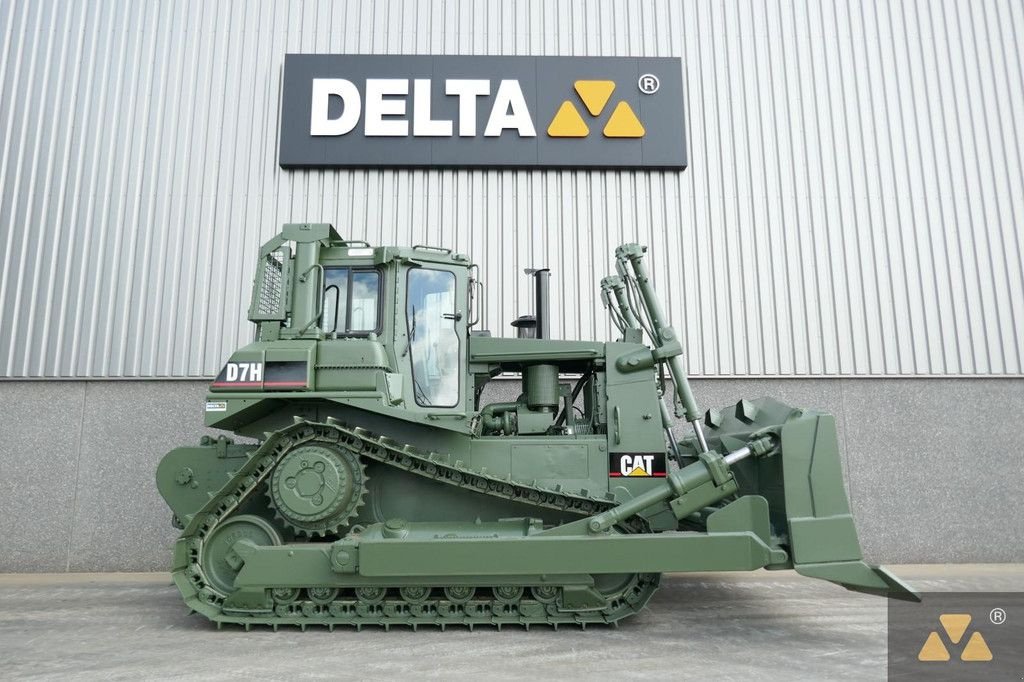 Bulldozer du type Caterpillar D7H II Ex-army, Gebrauchtmaschine en Zevenbergen (Photo 2)