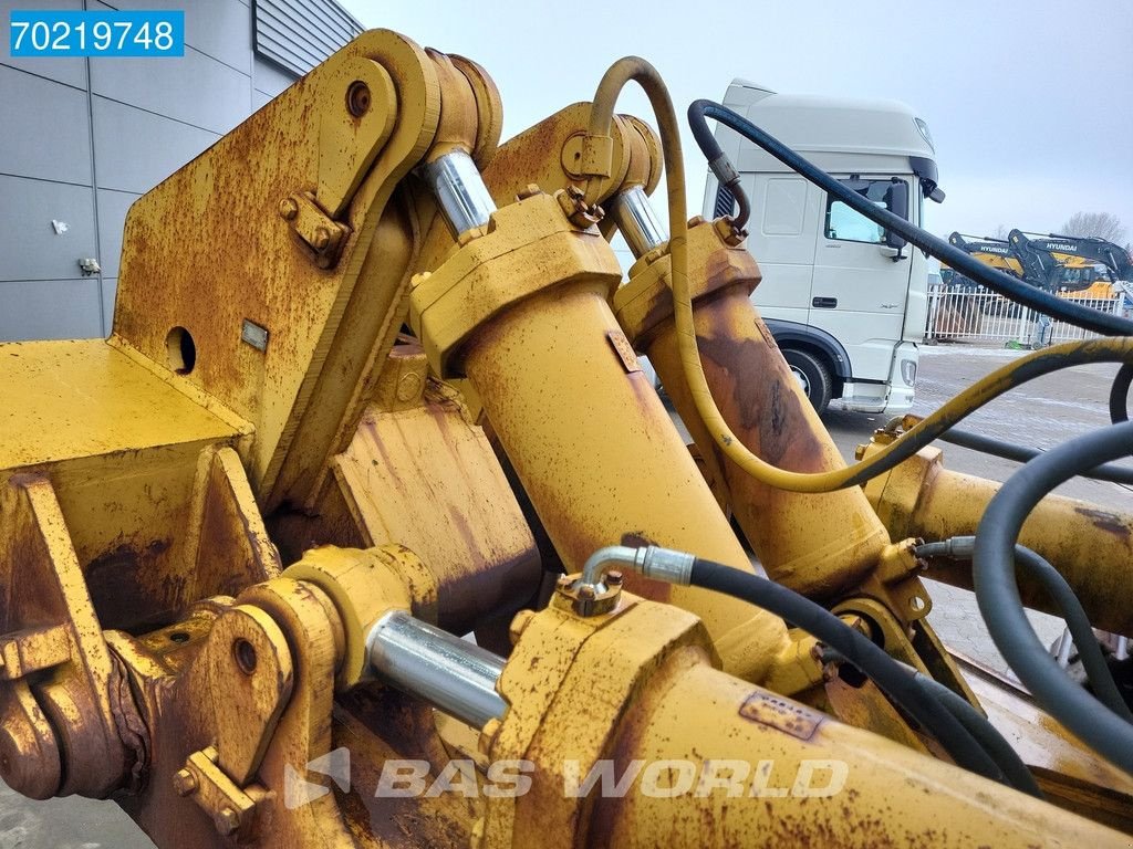 Bulldozer of the type Caterpillar D8 L, Neumaschine in Veghel (Picture 10)