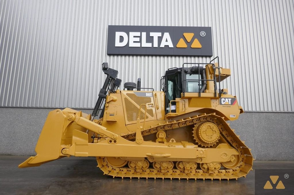 Bulldozer du type Caterpillar D8T LGP, Gebrauchtmaschine en Zevenbergen (Photo 1)