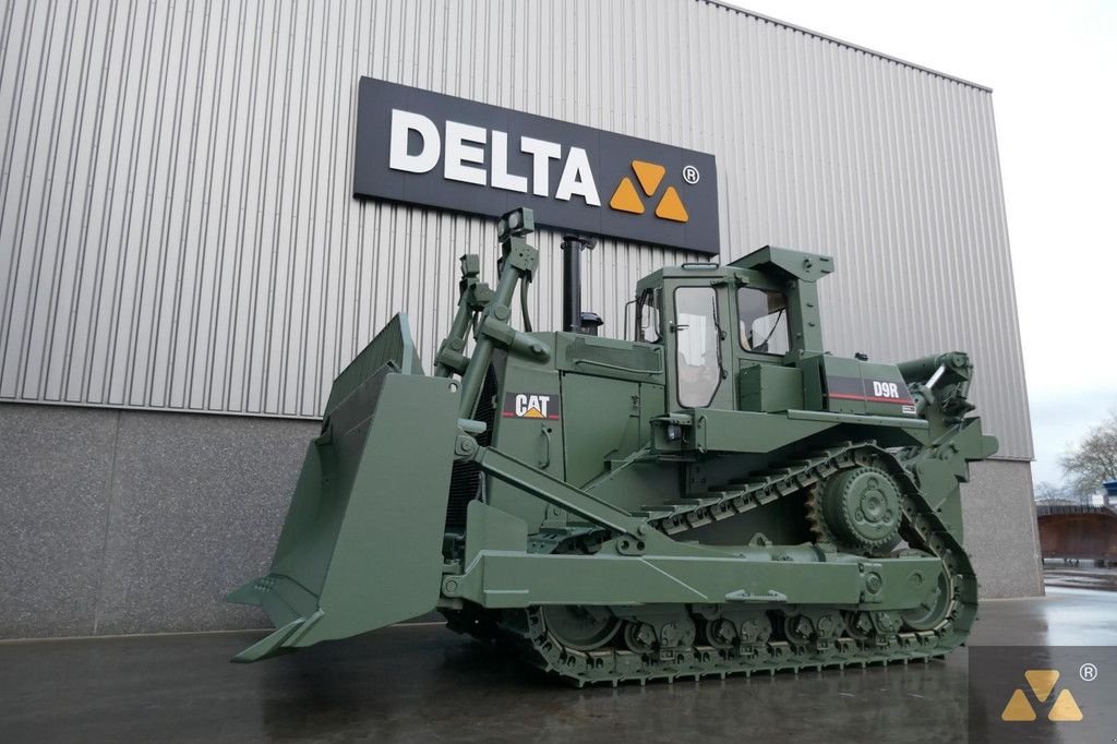 Bulldozer del tipo Caterpillar D9R Ex-army, Gebrauchtmaschine In Zevenbergen (Immagine 4)