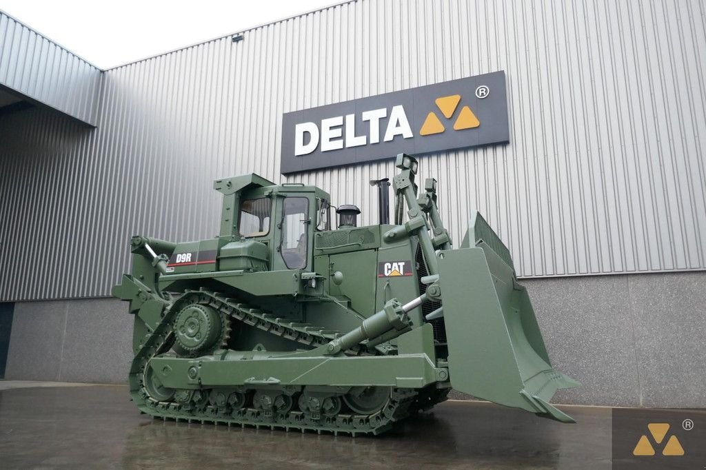 Bulldozer del tipo Caterpillar D9R Ex-army, Gebrauchtmaschine In Zevenbergen (Immagine 3)