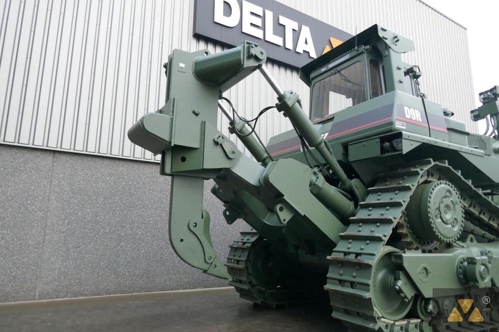 Bulldozer del tipo Caterpillar D9R Ex-army, Gebrauchtmaschine In Zevenbergen (Immagine 10)