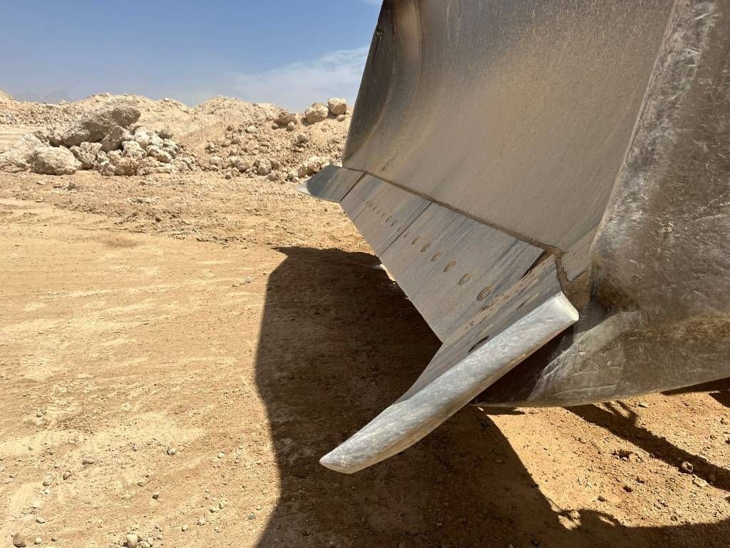 Bulldozer van het type Komatsu D275A-5R (Saudi-Arabia), Gebrauchtmaschine in Stabroek (Foto 8)