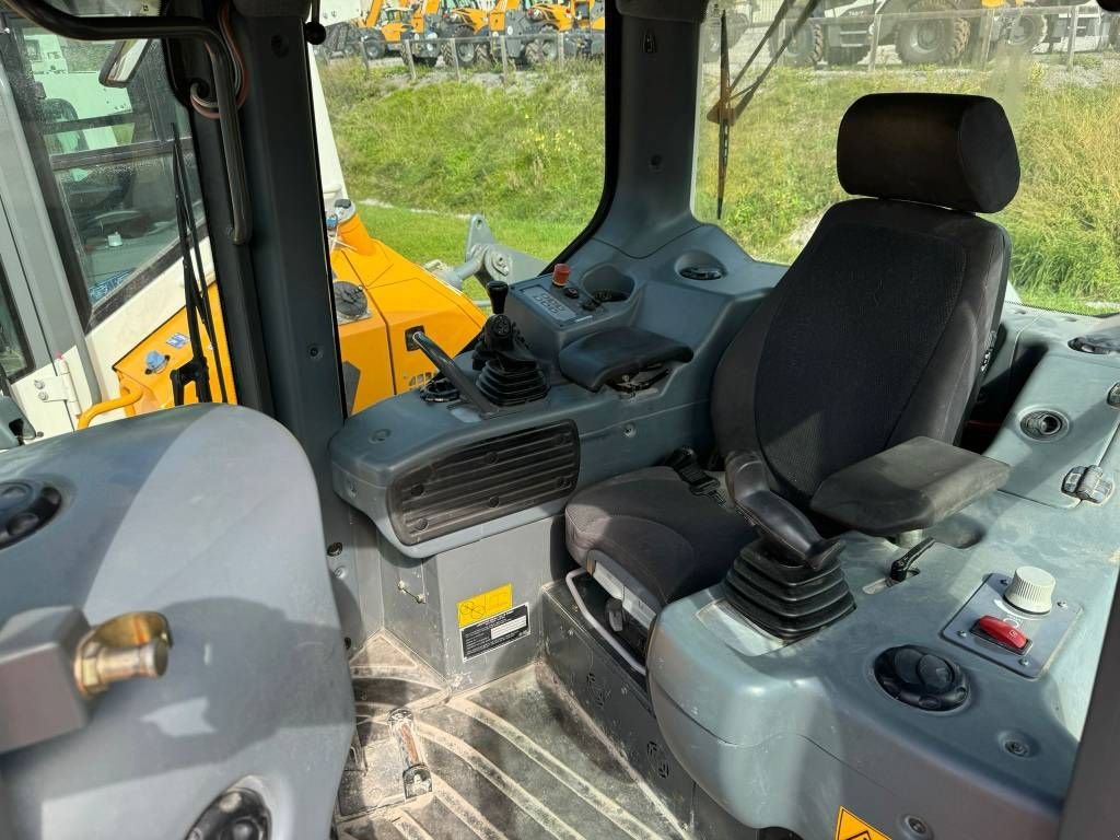 Bulldozer du type Liebherr PR746L, Gebrauchtmaschine en Veldhoven (Photo 4)