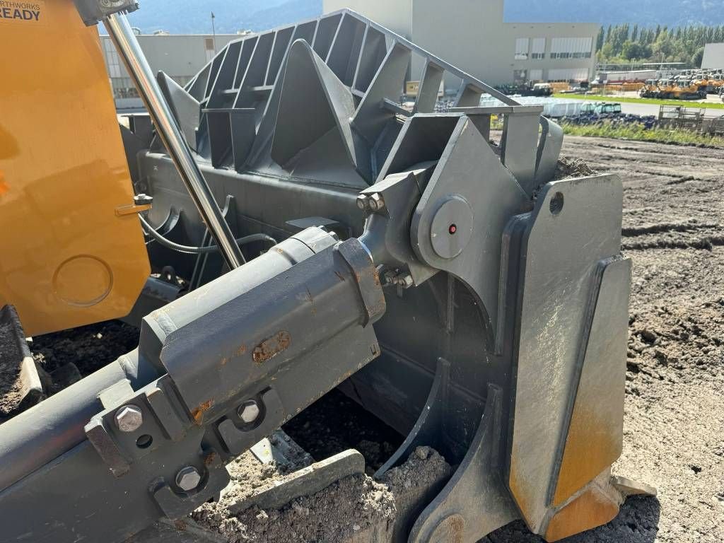 Bulldozer des Typs Liebherr PR756 05 - NEW / 65 Hours! Powertrain Warranty, Gebrauchtmaschine in Veldhoven (Bild 11)