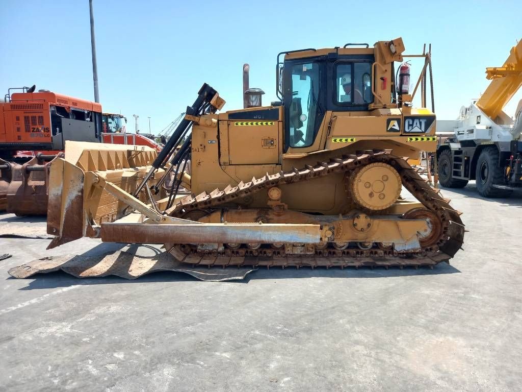 Bulldozer des Typs Sonstige Cat D 6 T LGP (Abu Dhabi), Gebrauchtmaschine in Stabroek (Bild 1)