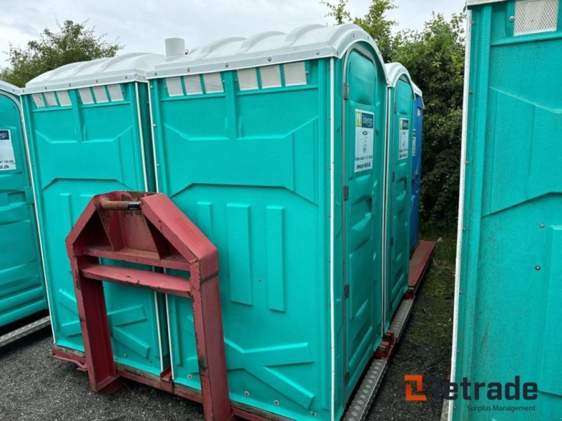 Container типа Sonstige MILJØ TOILET 4 STK. SAMT PISSOERE PÅ CONTAINERLAD, Gebrauchtmaschine в Rødovre (Фотография 1)