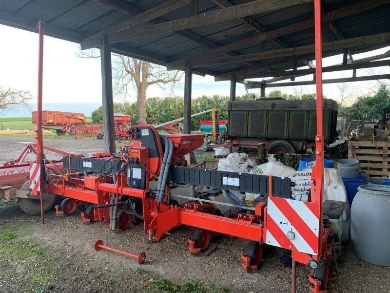 Direktsaatmaschine Türe ait Kuhn PLANTER II, Gebrauchtmaschine içinde SAINT-GERMAIN DU PUY (resim 1)